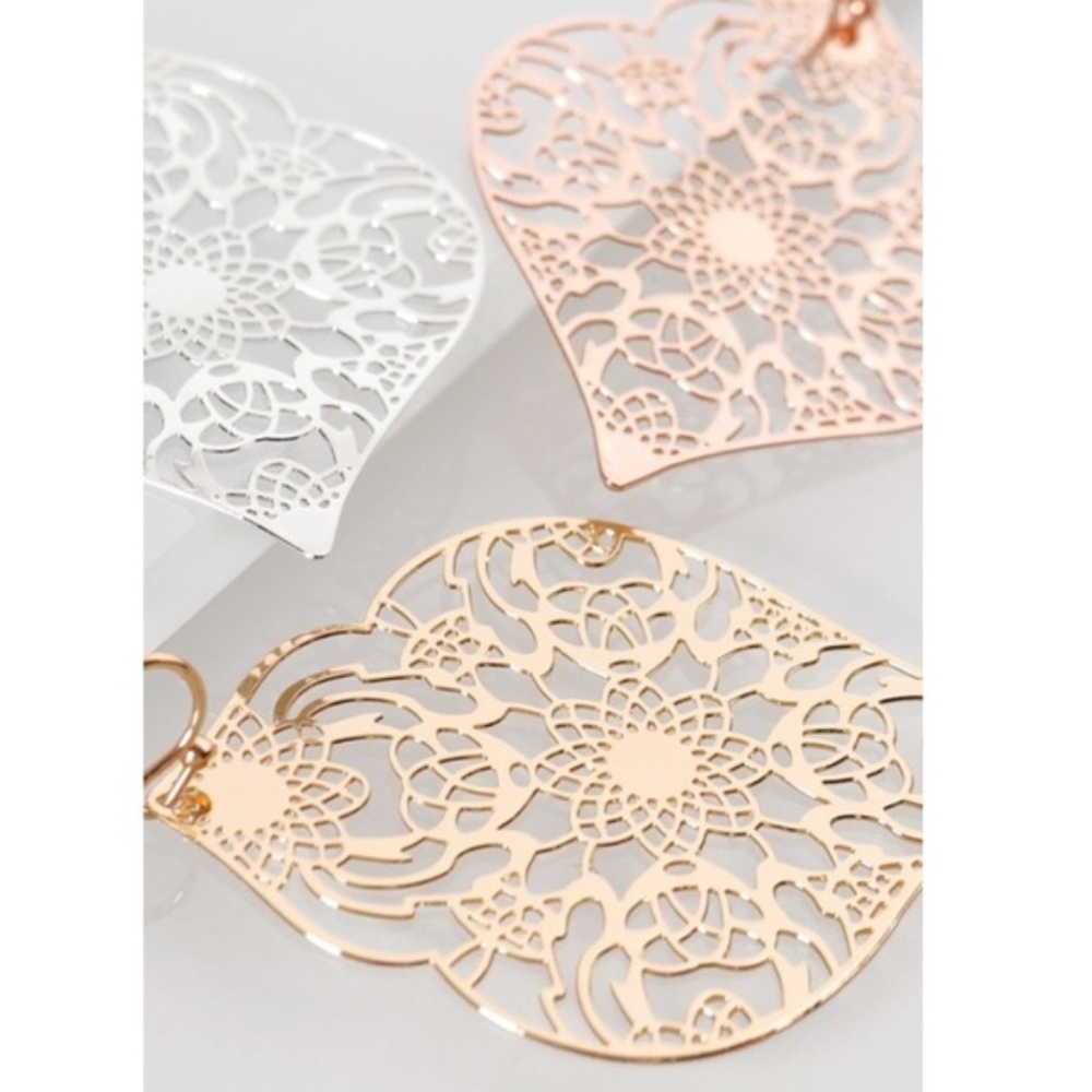 Heart design filigree earrings 3 different colors